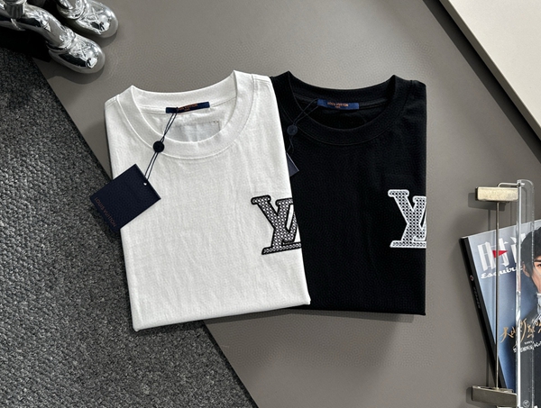 ブランドTシャツ全体デザイン